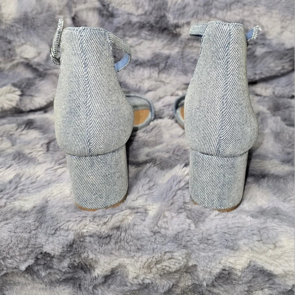 NWOT Steve Madden Womens Irenee‎ Denim Ankle Strap Heeled Sandals Size 6.5